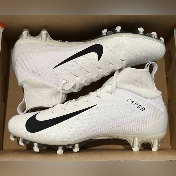 Size 9.5 Nike Vapor Untouchable Pro 3 Football Cleats White Black AO3021-100